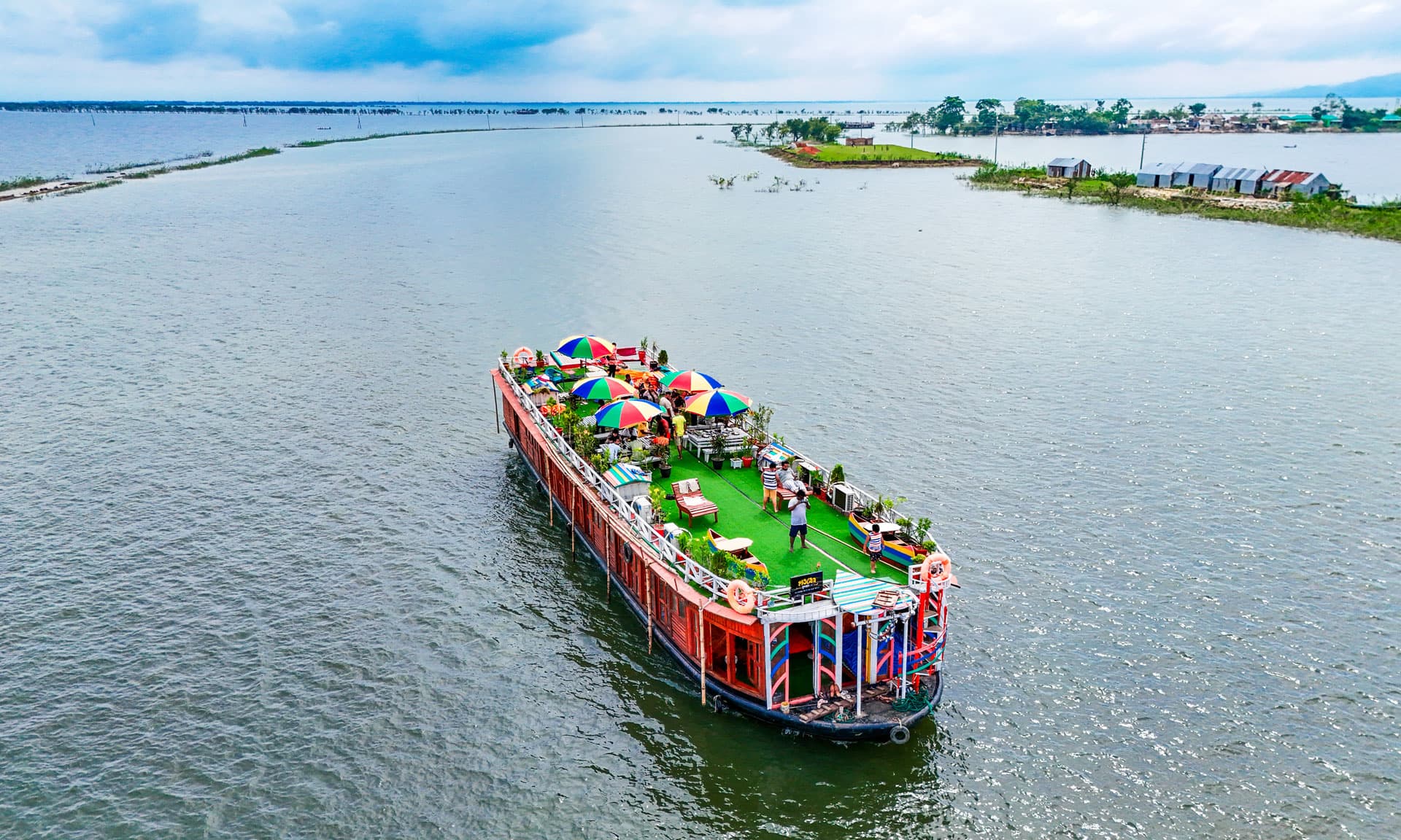 The Tangua Retreat floating cruise with guests on deck